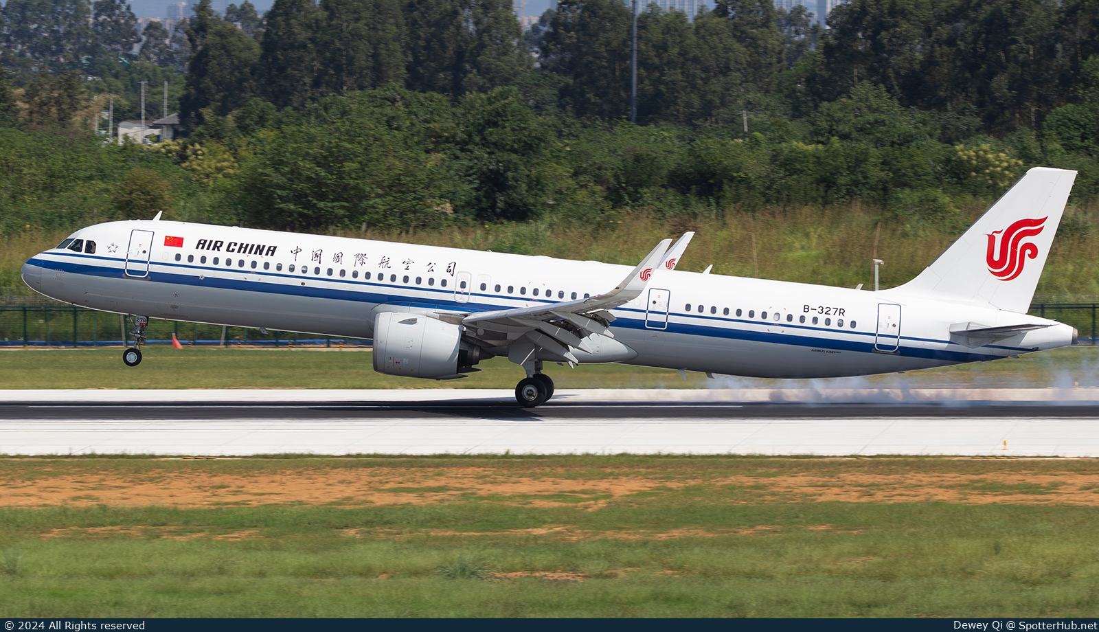 Photo of B-327R - Airbus A321-272NX operated by Air China