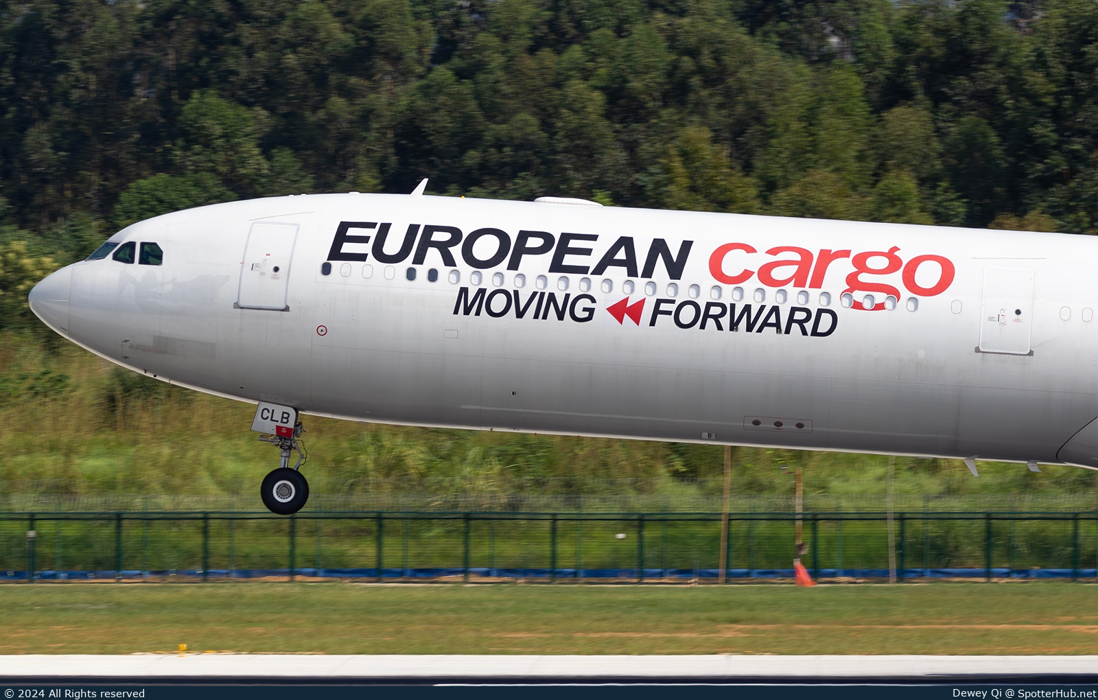 Photo of G-ECLB - Airbus A340-642 operated by European Cargo