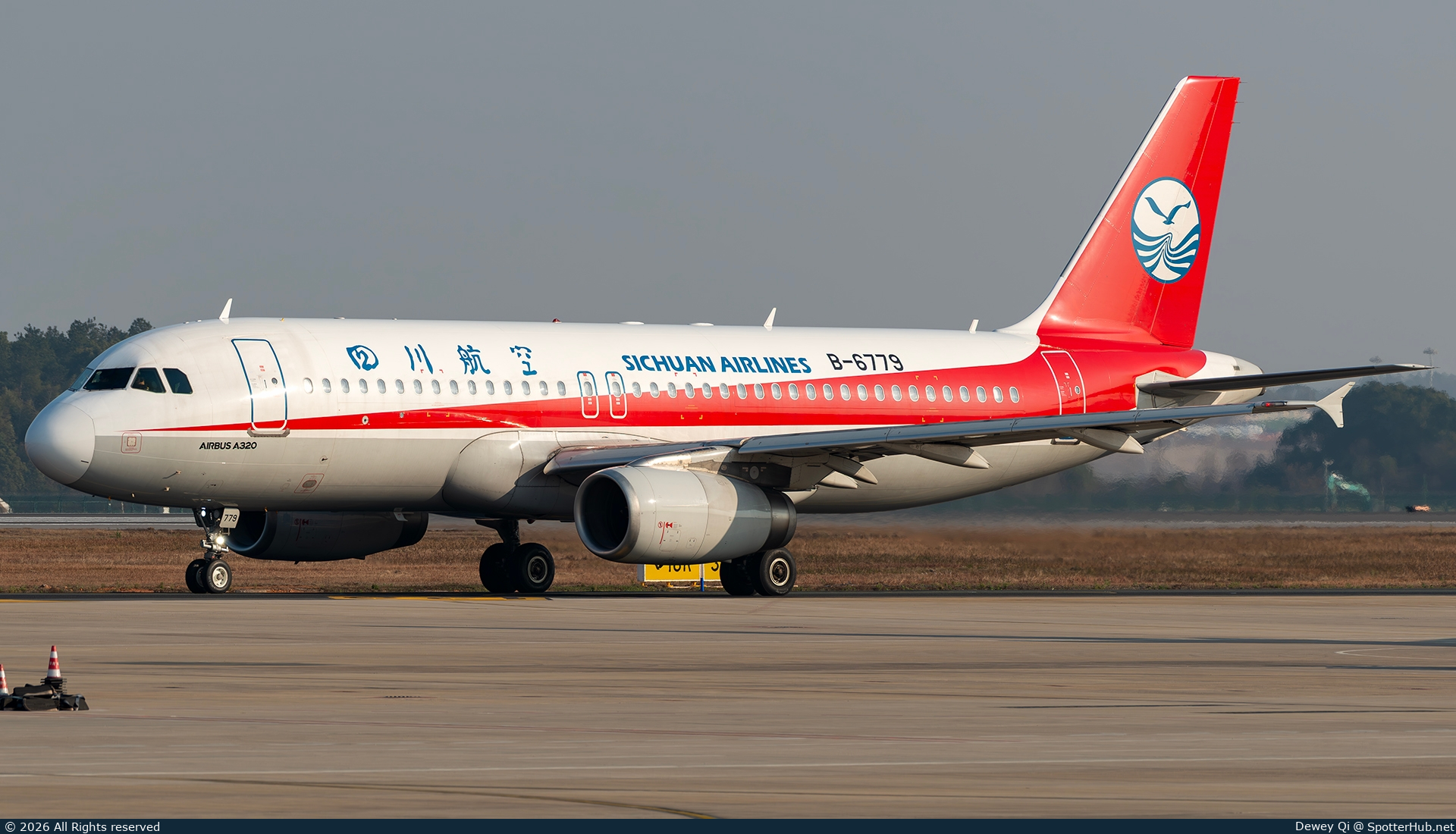 Photo of B-6779 - Airbus A320-232 operated by Sichuan Airlines