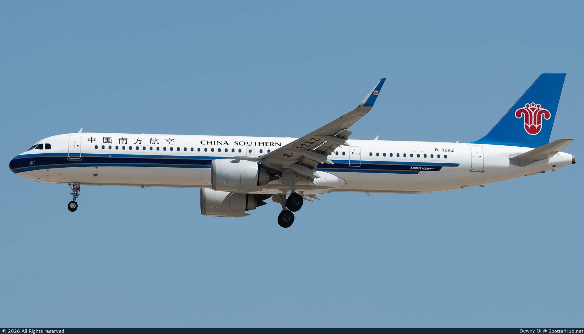 Photo of B-32KZ - Airbus A321-251NX operated by China Southern Airlines