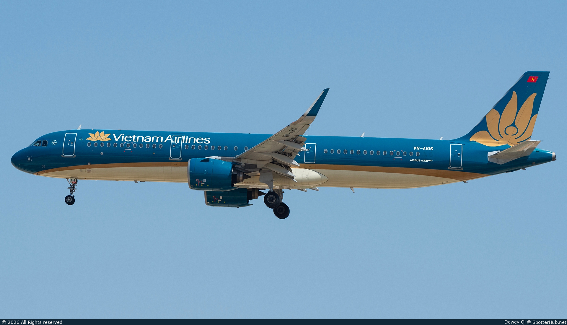 Photo of VN-A616 - Airbus A321-272N operated by Vietnam Airlines