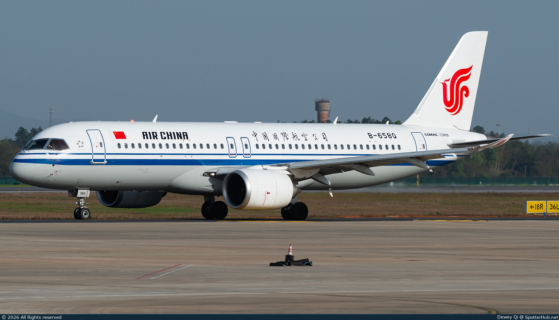 Photo of B-658Q - COMAC C919-100ER operated by Air China