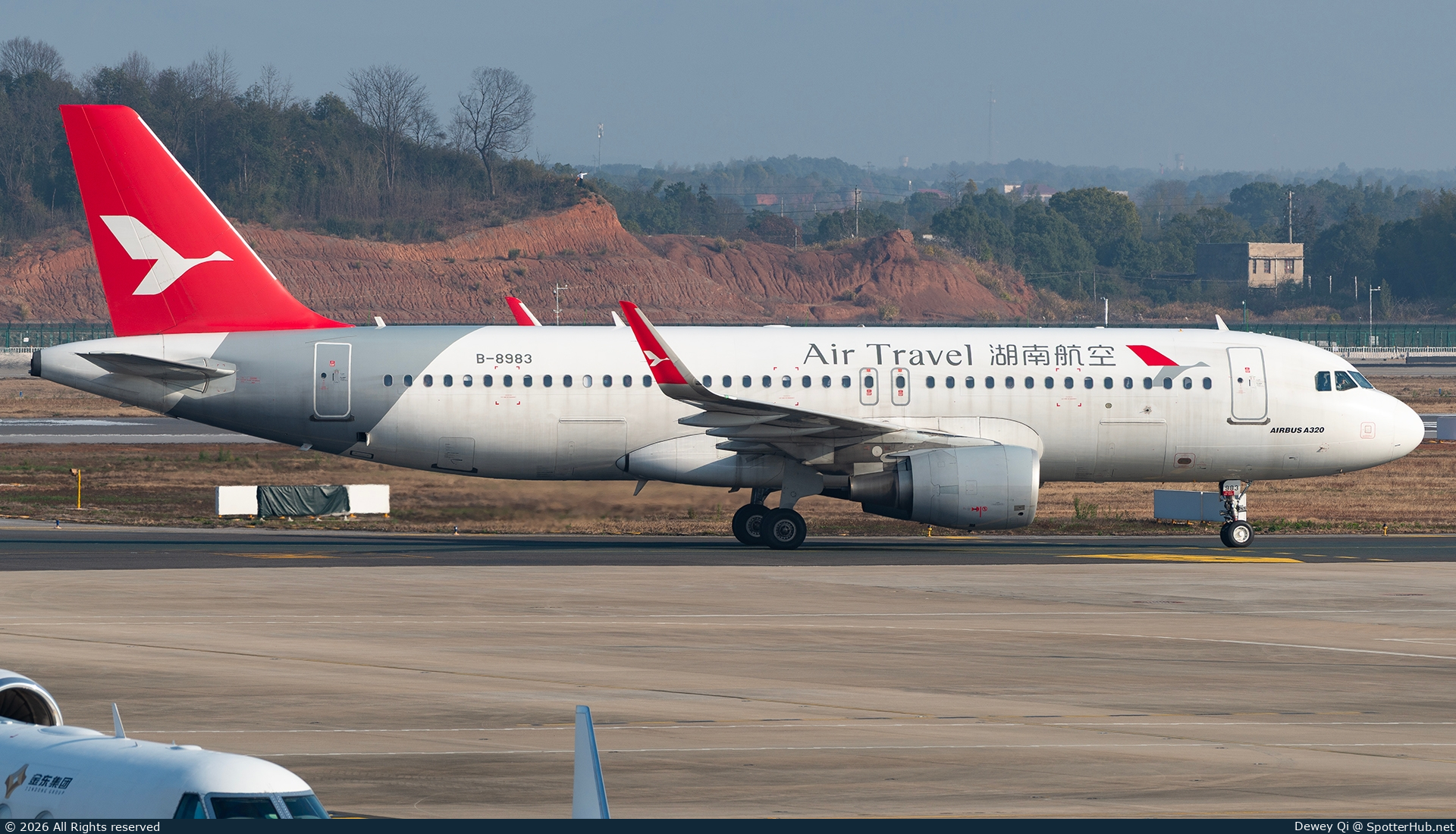 Photo of B-8983 - Airbus A320-214 operated by Air Travel