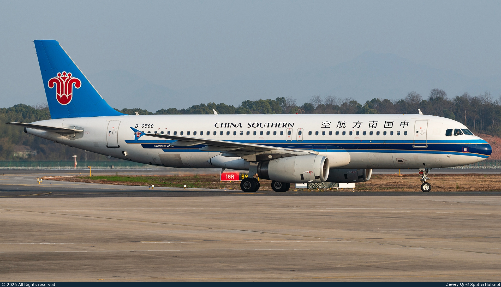 Photo of B-6588 - Airbus A320-232 operated by China Southern Airlines