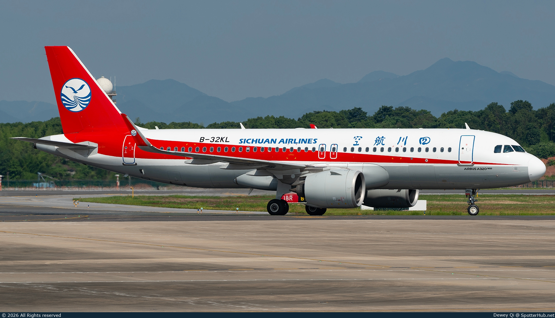 Photo of B-32KL - Airbus A320-271N operated by Sichuan Airlines