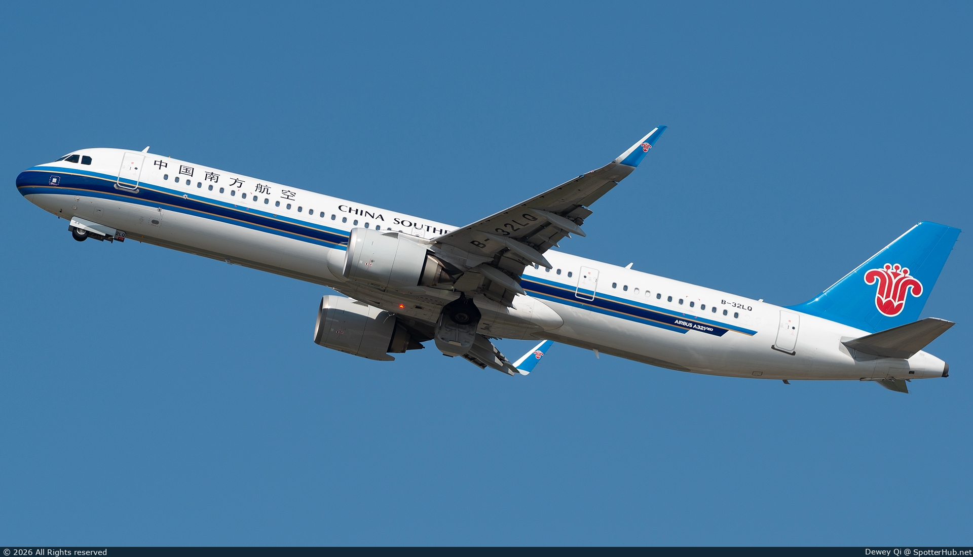 Photo of B-32LQ - Airbus A321-251NX operated by China Southern Airlines