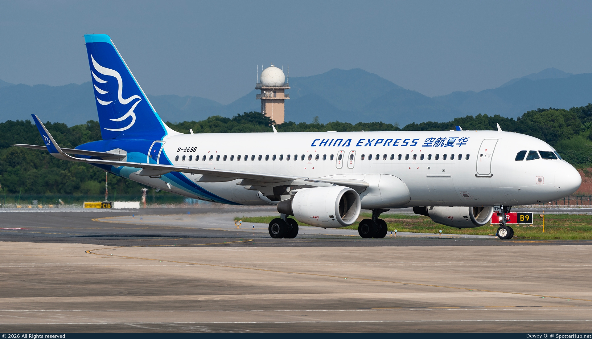 Photo of B-8696 - Airbus A320-214 operated by China Express Airlines