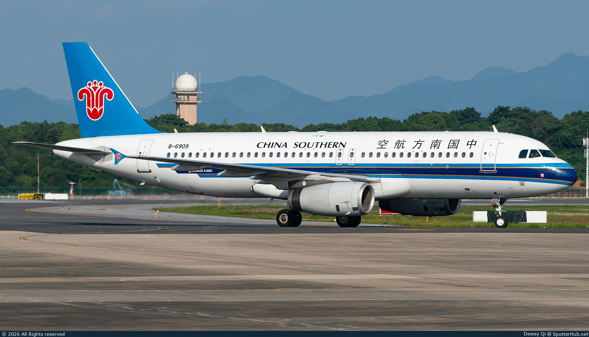 Photo of B-6909 - Airbus A320-232 operated by China Southern Airlines