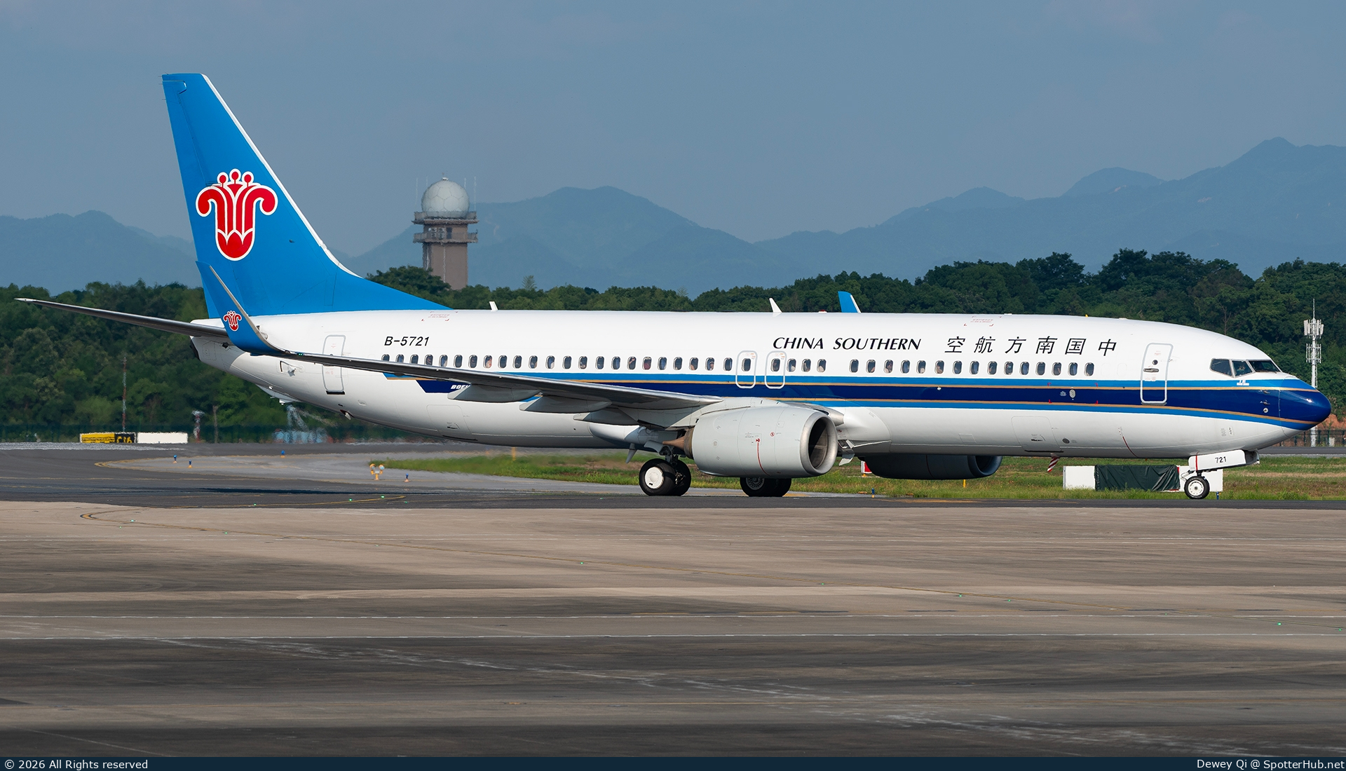 Photo of B-5721 - Boeing 737-81B operated by China Southern Airlines