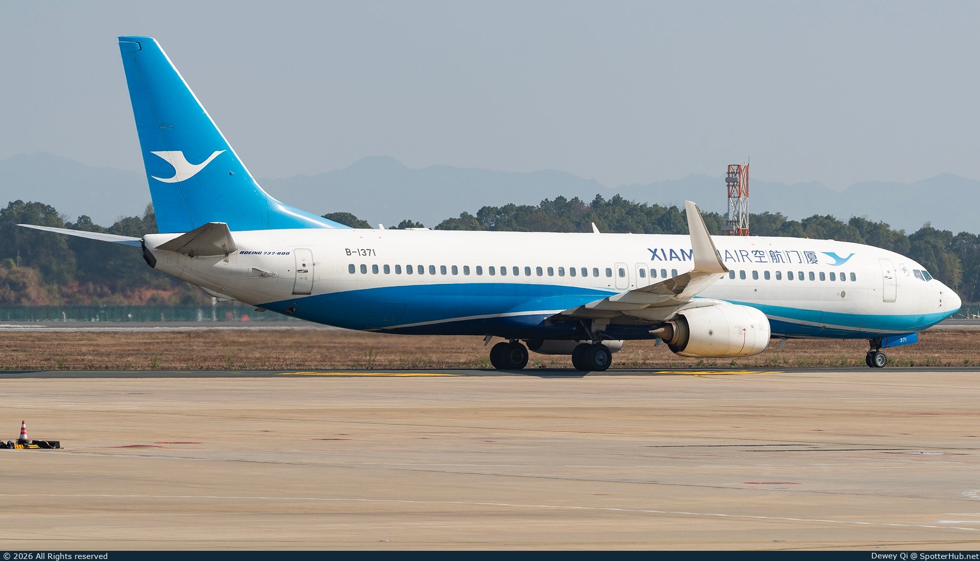 Photo of B-1371 - Boeing 737-85C operated by Xiamen Airlines