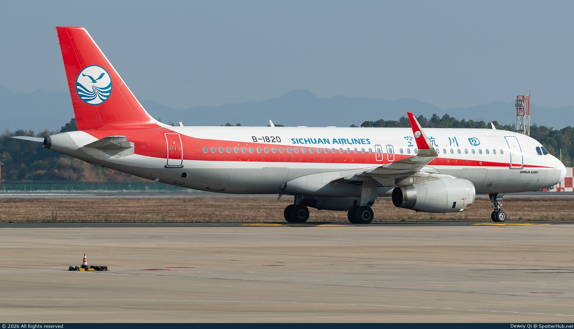 Photo of B-1820 - Airbus A320-232 operated by Sichuan Airlines