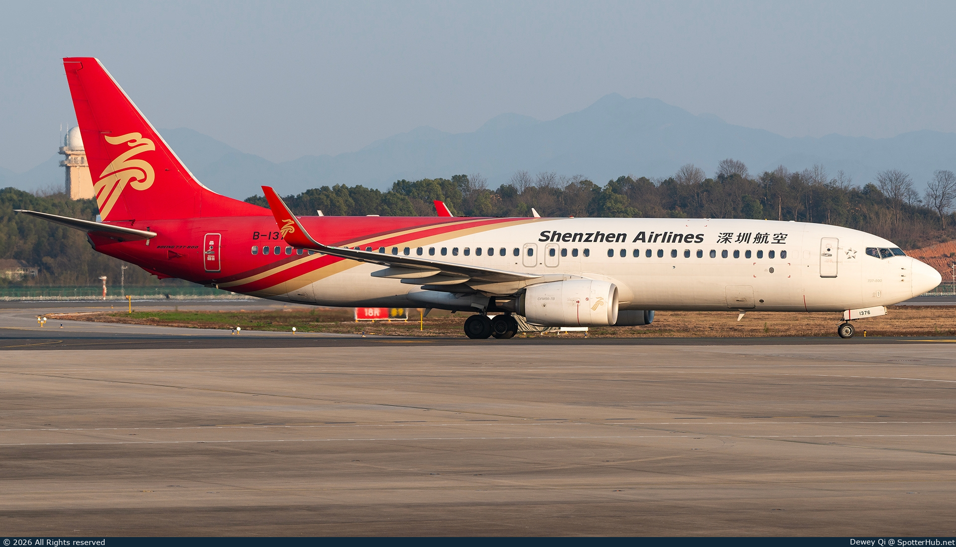 Photo of B-1376 - Boeing 737-87L operated by Shenzhen Airlines