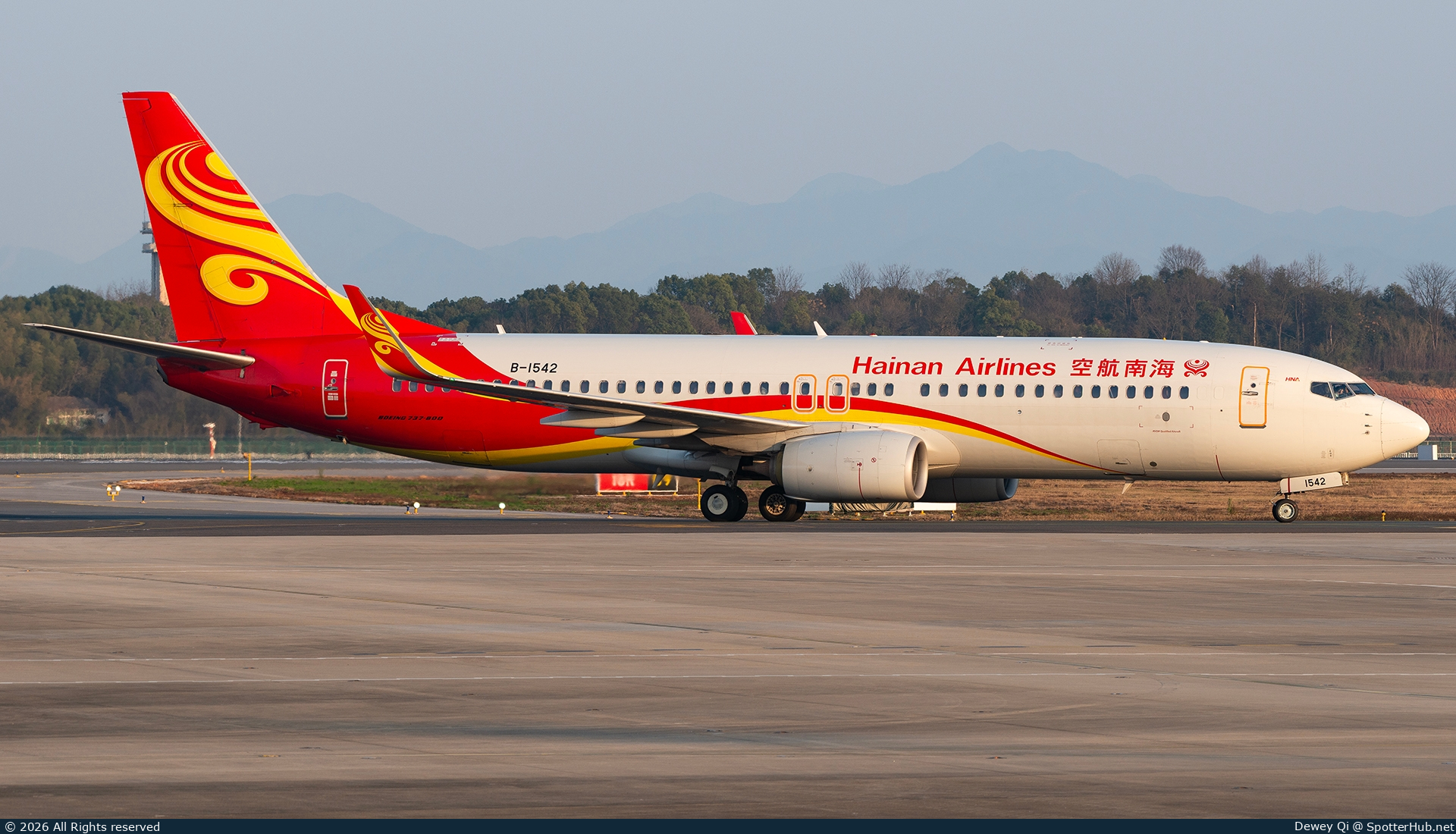 Photo of B-1542 - Boeing 737-84P operated by Hainan Airlines