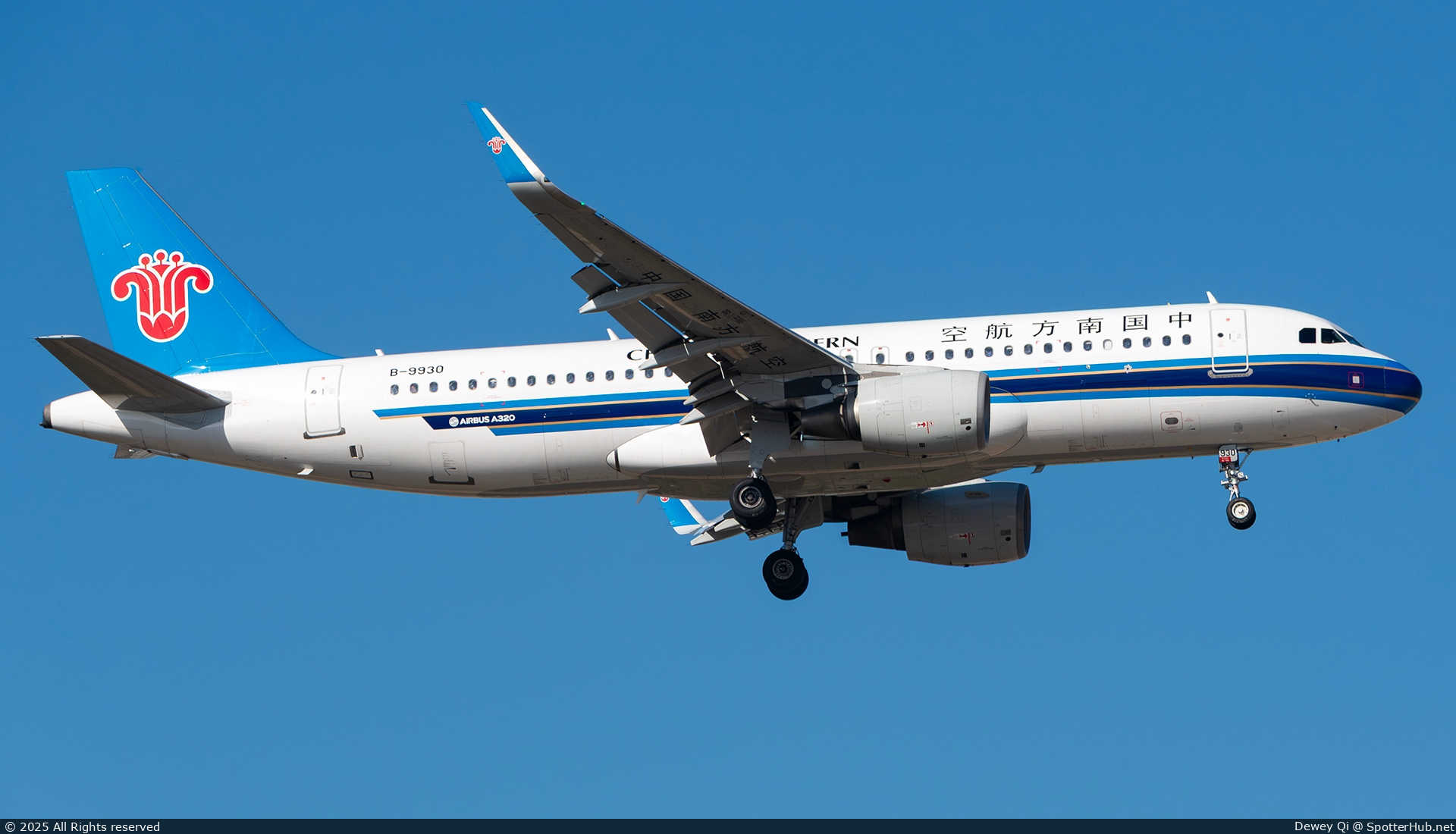 Photo of B-9930 - Airbus A320-214 operated by China Southern Airlines