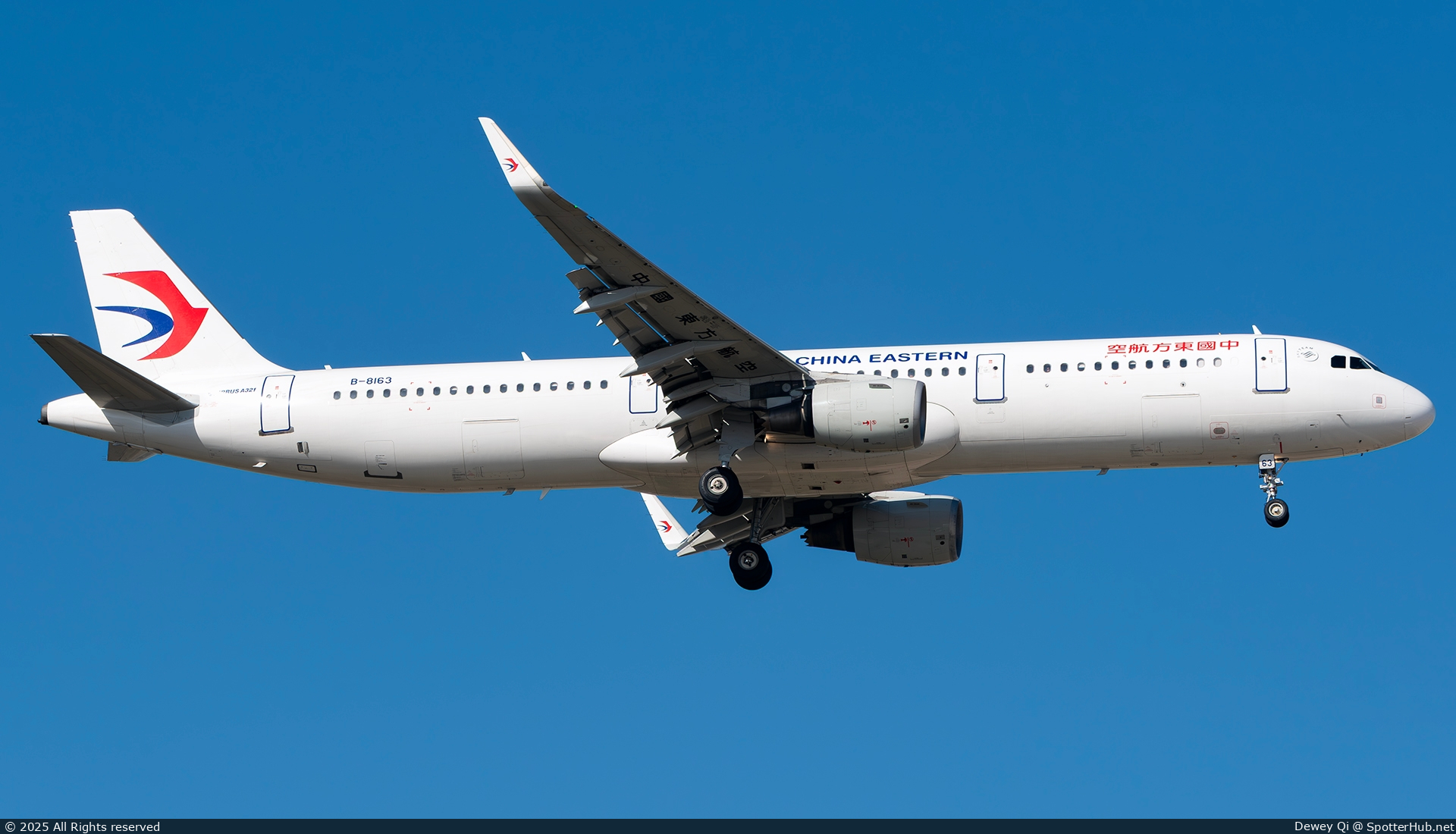 Photo of B-8163 - Airbus A321-211 operated by China Eastern Airlines