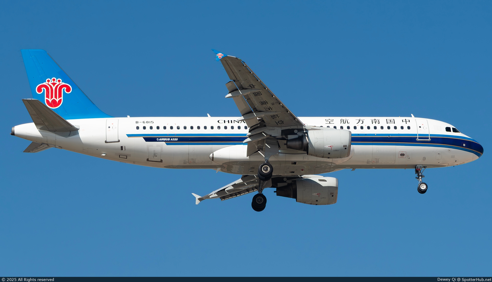 Photo of B-6815 - Airbus A320-214 operated by China Southern Airlines