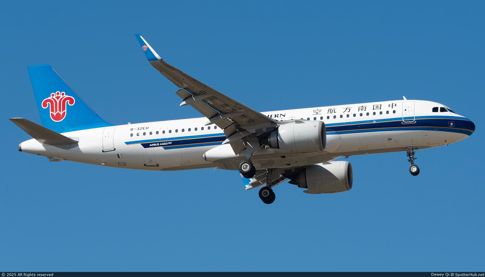 Photo of B-32EU - Airbus A320-251N operated by China Southern Airlines