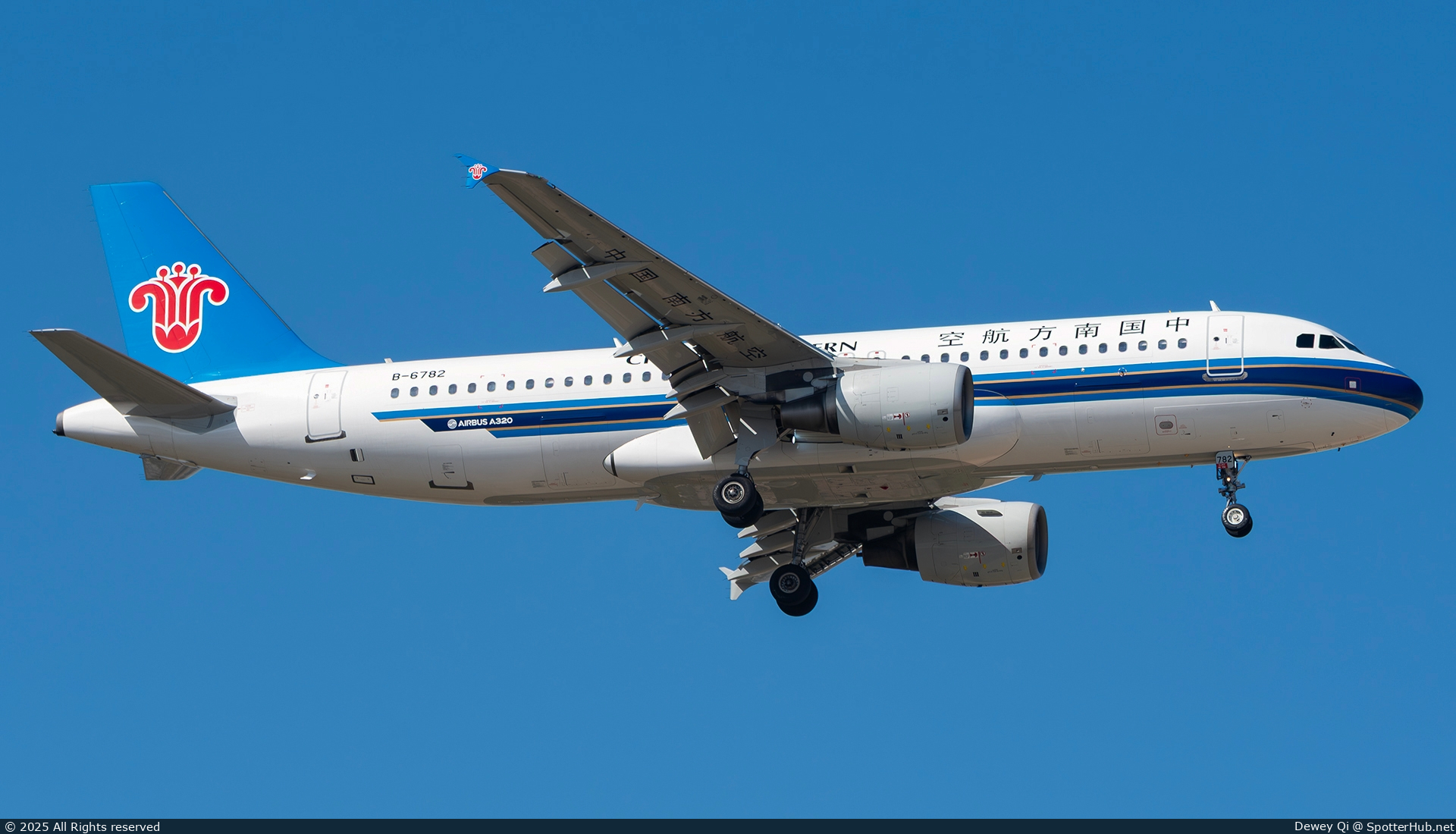 Photo of B-6782 - Airbus A320-214 operated by China Southern Airlines