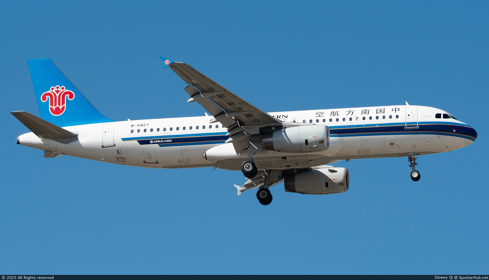 Photo of B-6827 - Airbus A320-232 operated by China Southern Airlines