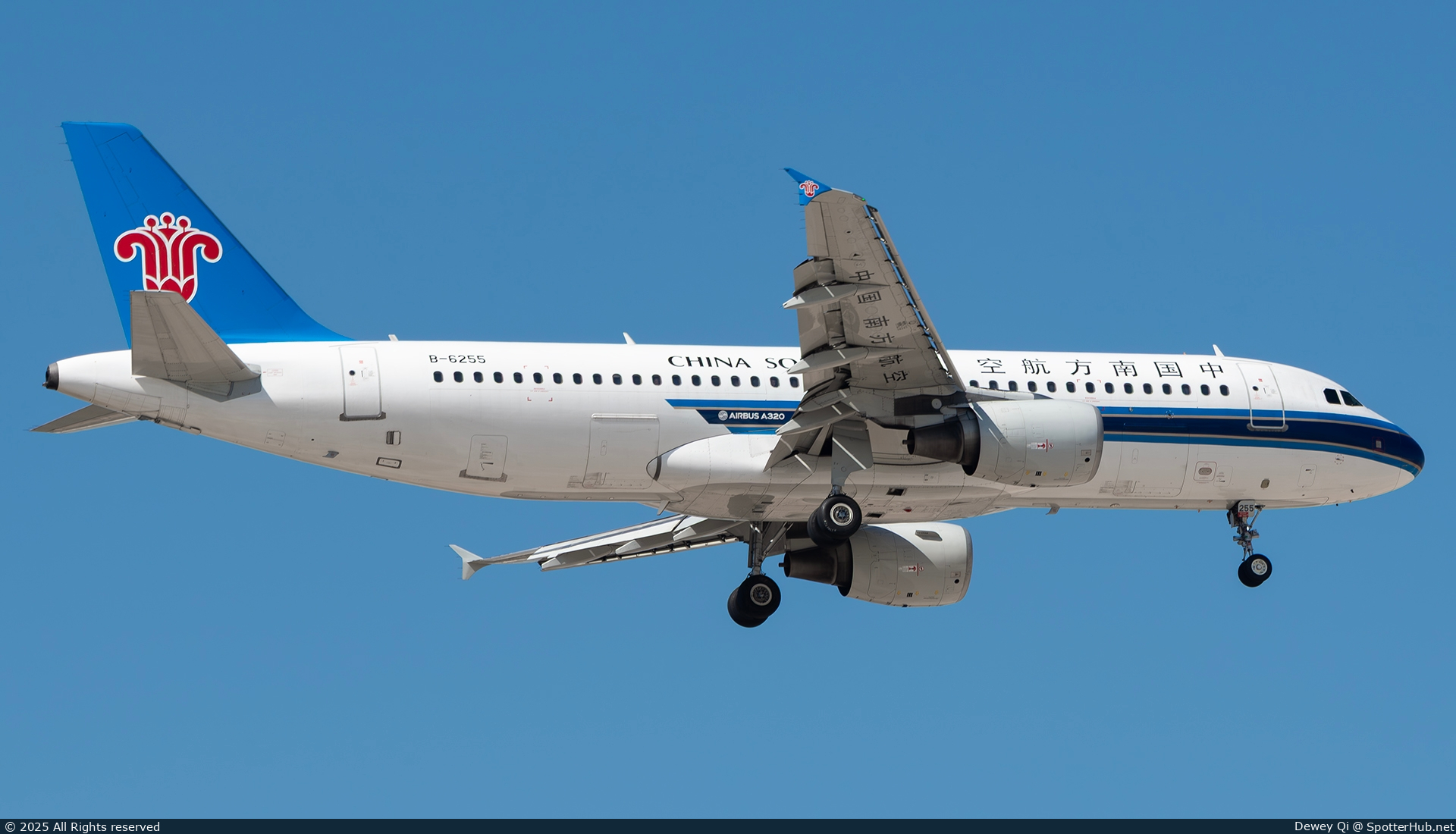 Photo of B-6255 - Airbus A320-214 operated by China Southern Airlines