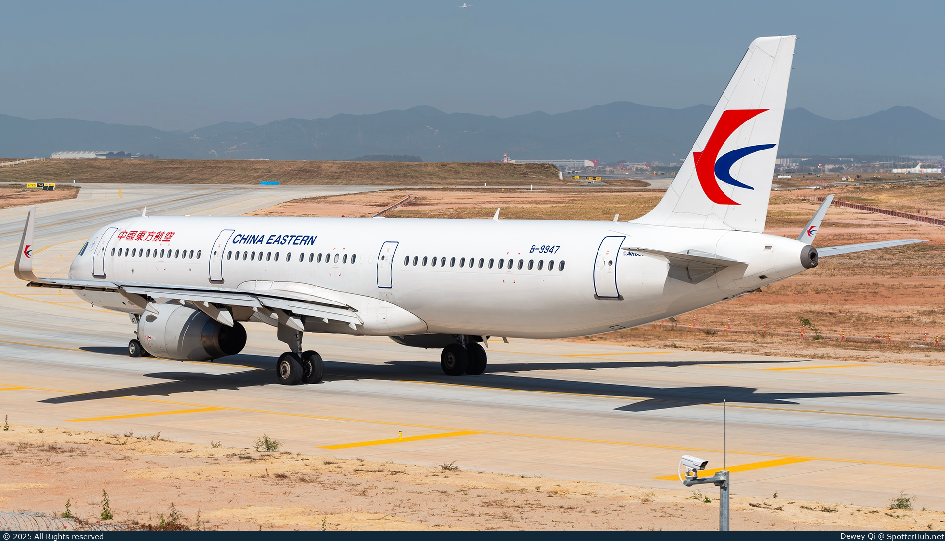 Photo of B-9947 - Airbus A321-231 operated by China Eastern Airlines