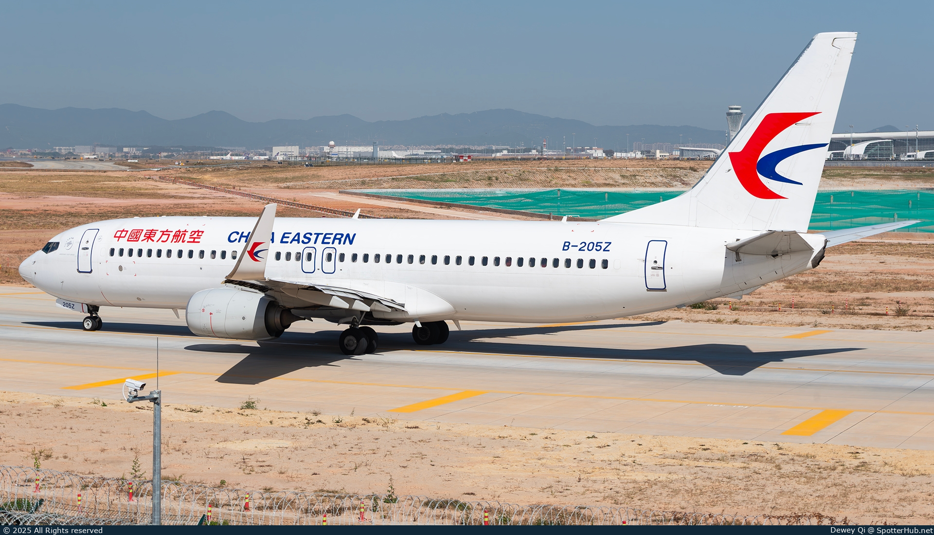 Photo of B-205Z - Boeing 737-89P operated by China Eastern Airlines