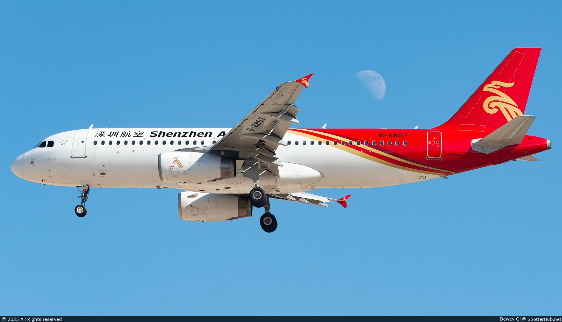Photo of B-6857 - Airbus A320-232 operated by Shenzhen Airlines