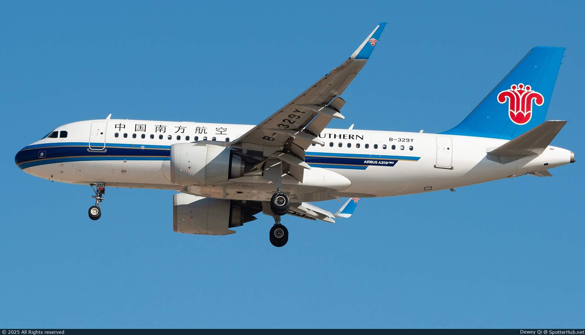 Photo of B-329Y - Airbus A319-153N operated by China Southern Airlines