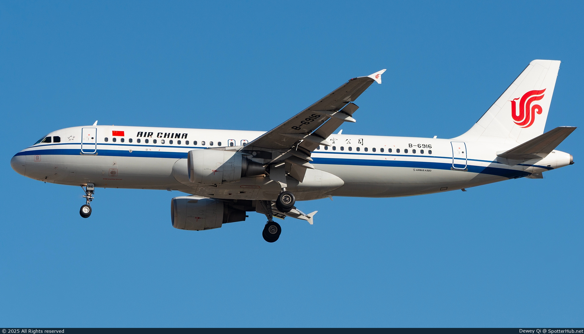 Photo of B-6916 - Airbus A320-214 operated by Air China