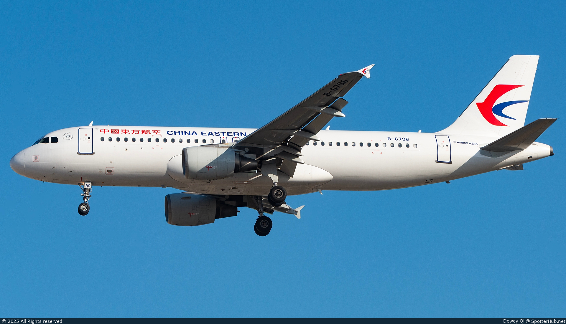 Photo of B-6796 - Airbus A320-214 operated by China Eastern Airlines