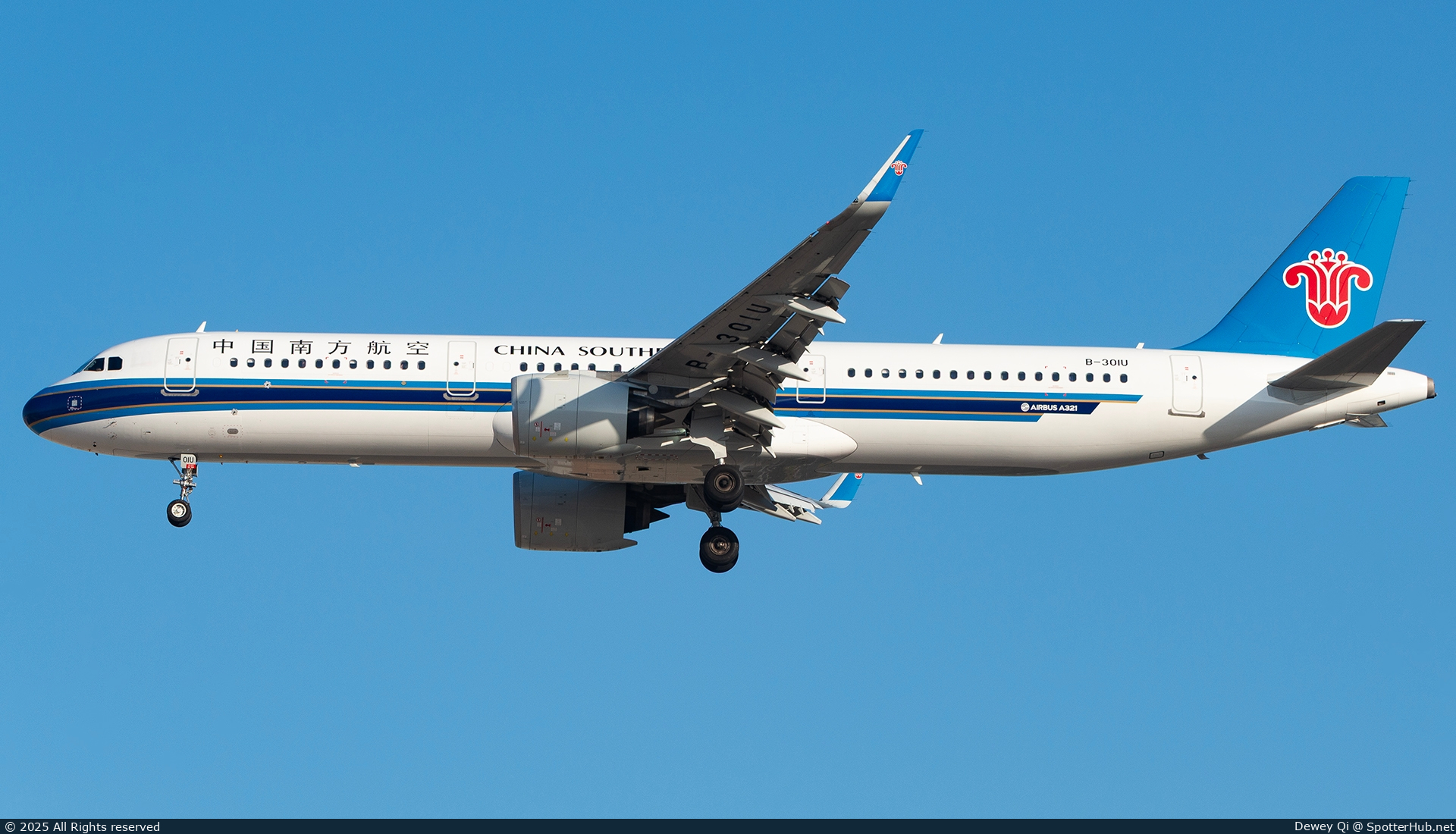 Photo of B-301U - Airbus A321-271N operated by China Southern Airlines