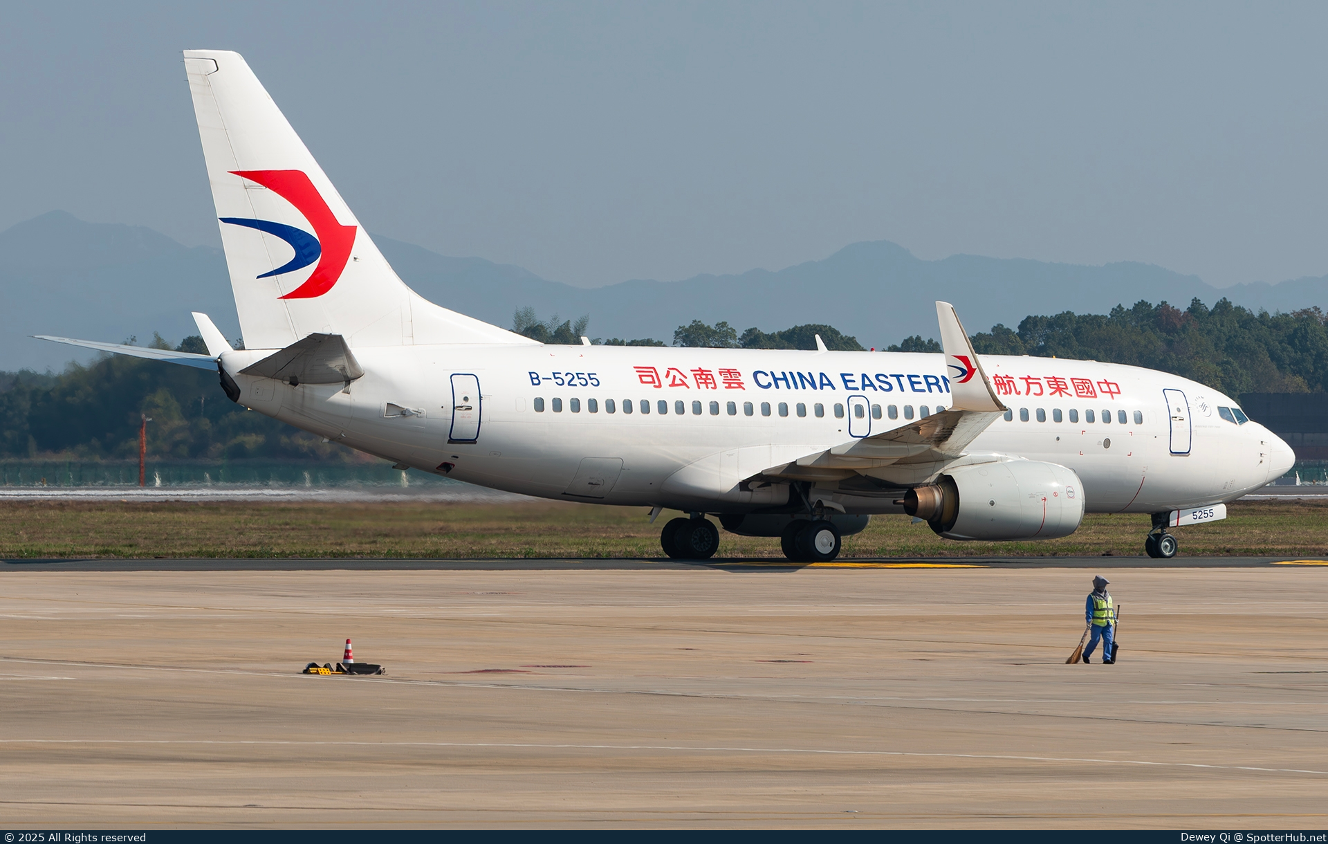 Photo of B-5255 - Boeing 737-79P operated by China Eastern Airlines