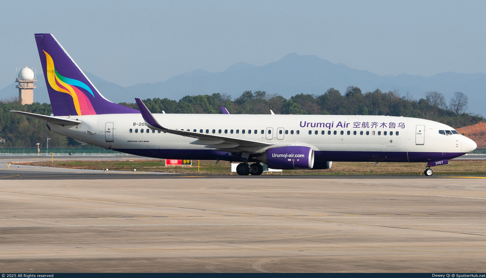 Photo of B-205T - Boeing 737-84P operated by Urumqi Air