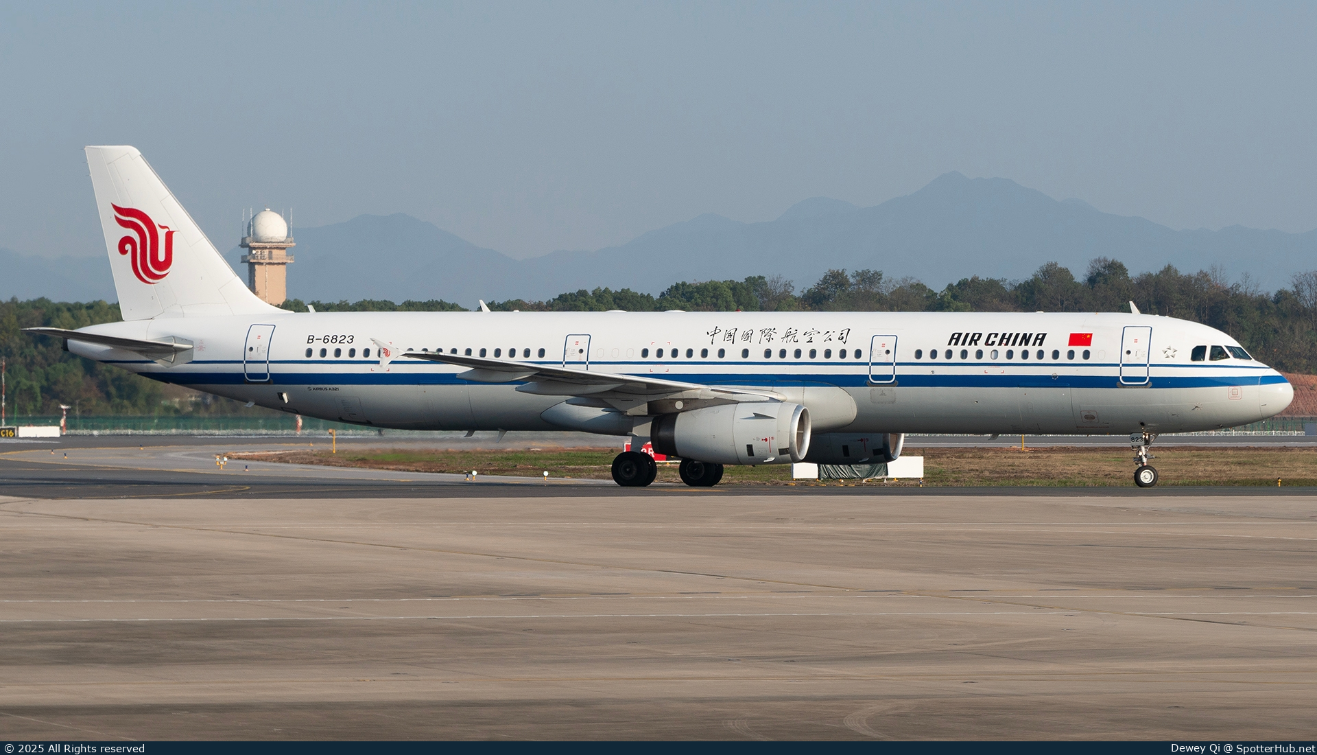 Photo of B-6823 - Airbus A321-232 operated by Air China