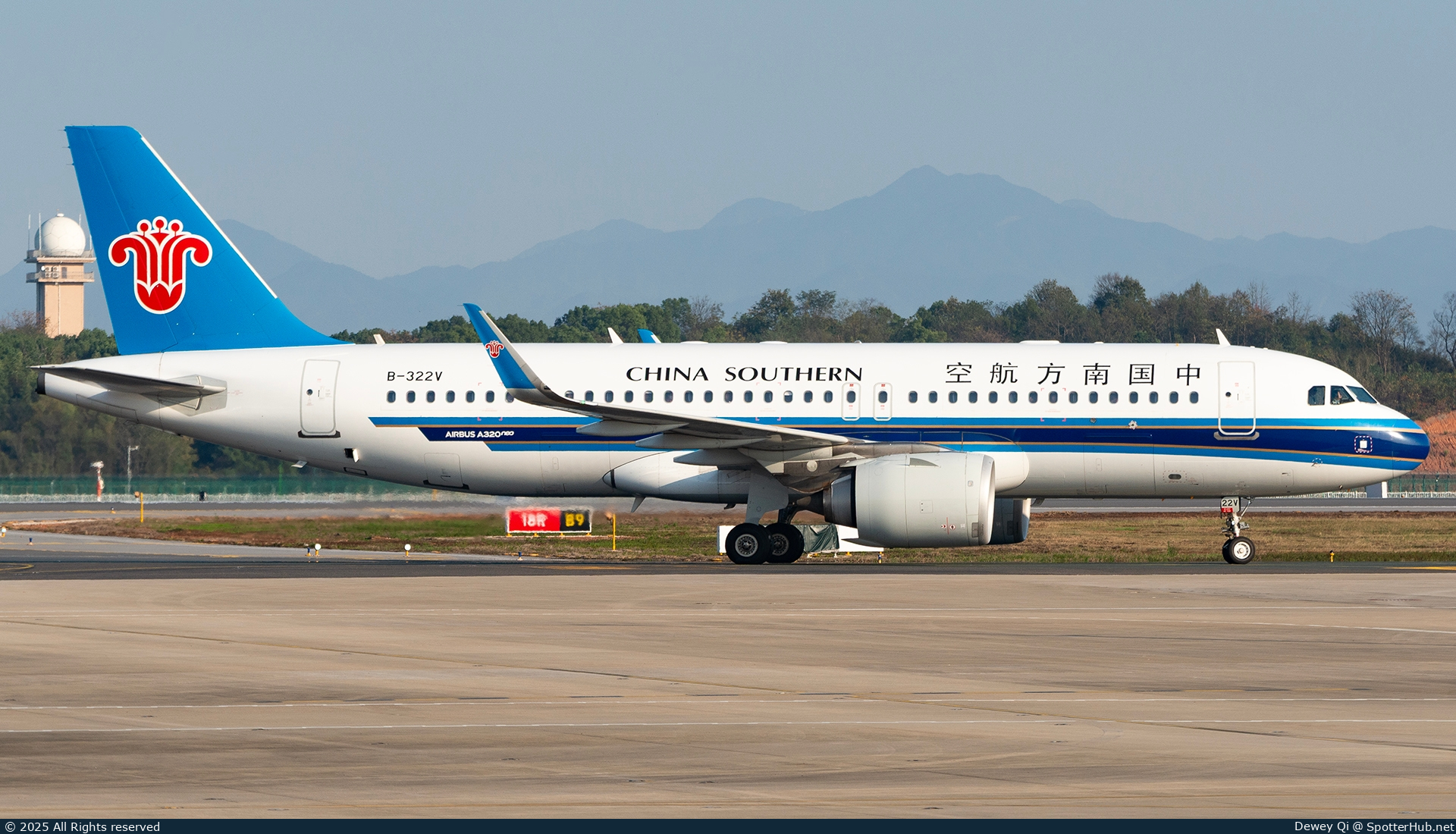 Photo of B-322V - Airbus A320-251N operated by China Southern Airlines