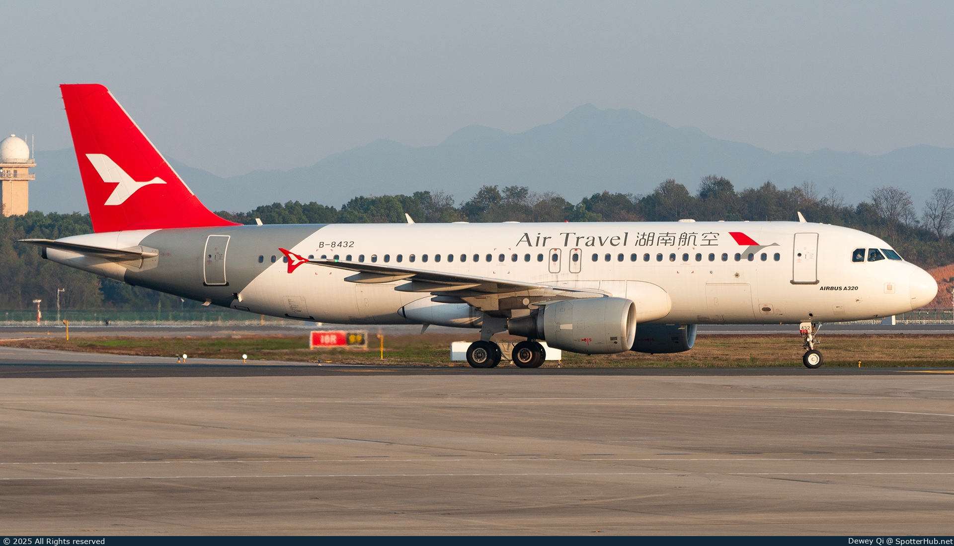 Photo of B-8432 - Airbus A320-214 operated by Air Travel