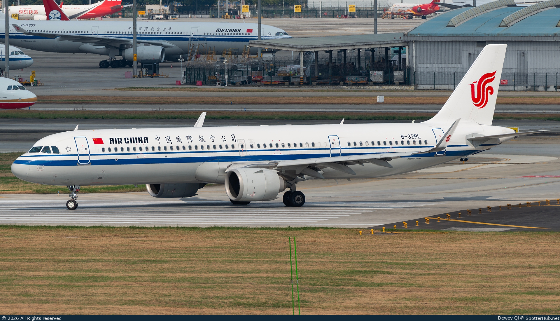 Photo of B-32PL - Airbus A321-252NX operated by Air China