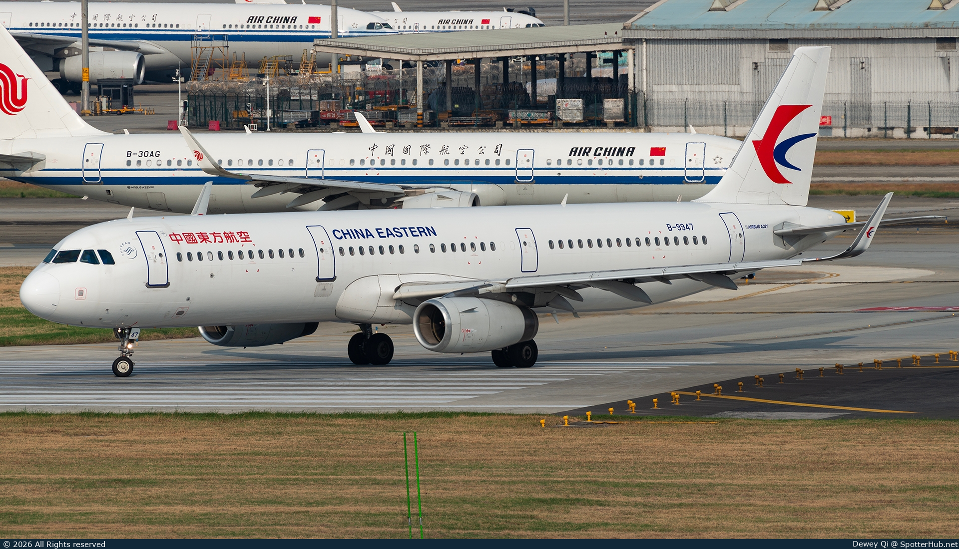 Photo of B-9947 - Airbus A321-231 operated by China Eastern Airlines