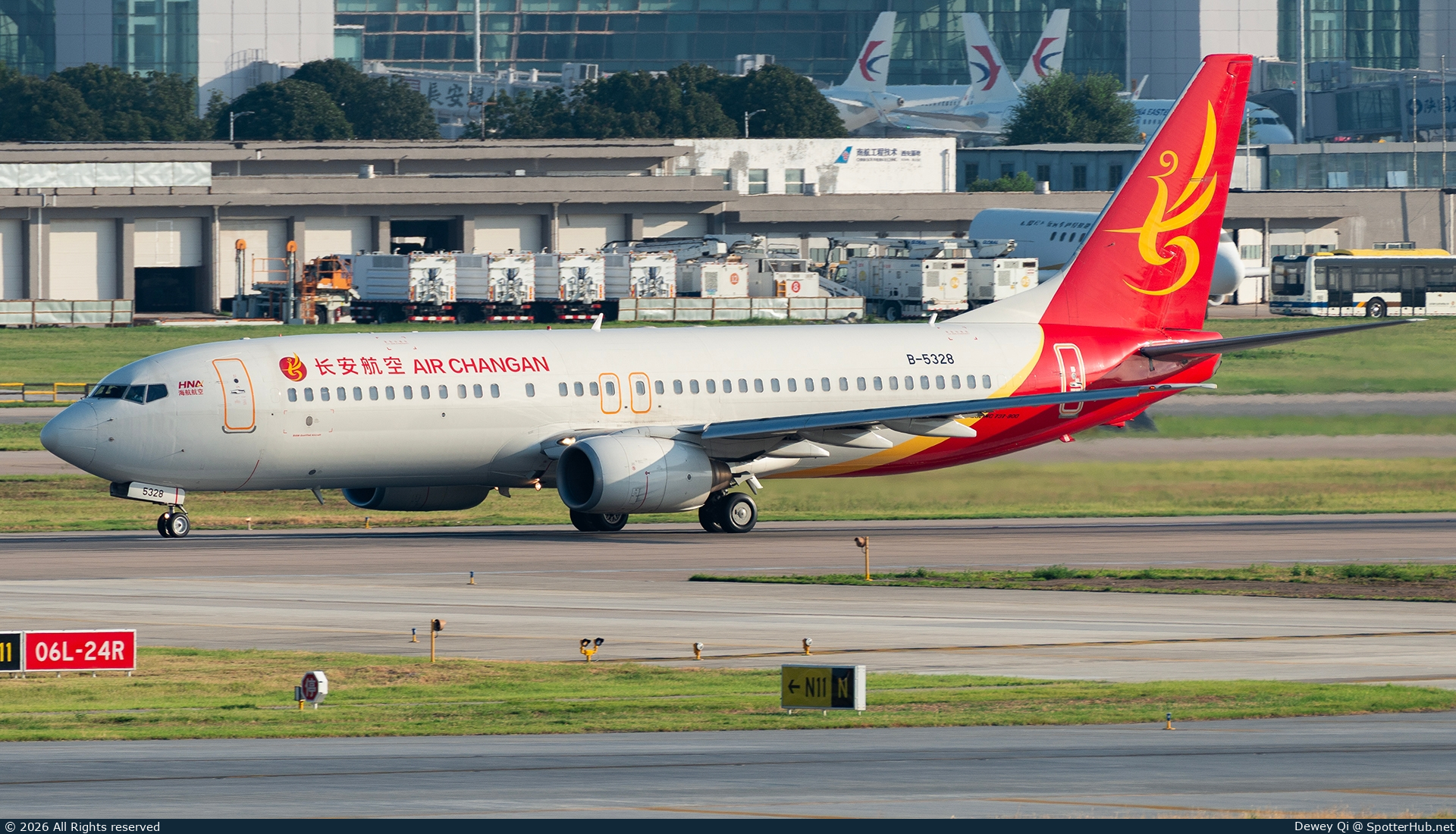 Photo of B-5328 - Boeing 737-86N operated by Air Changan