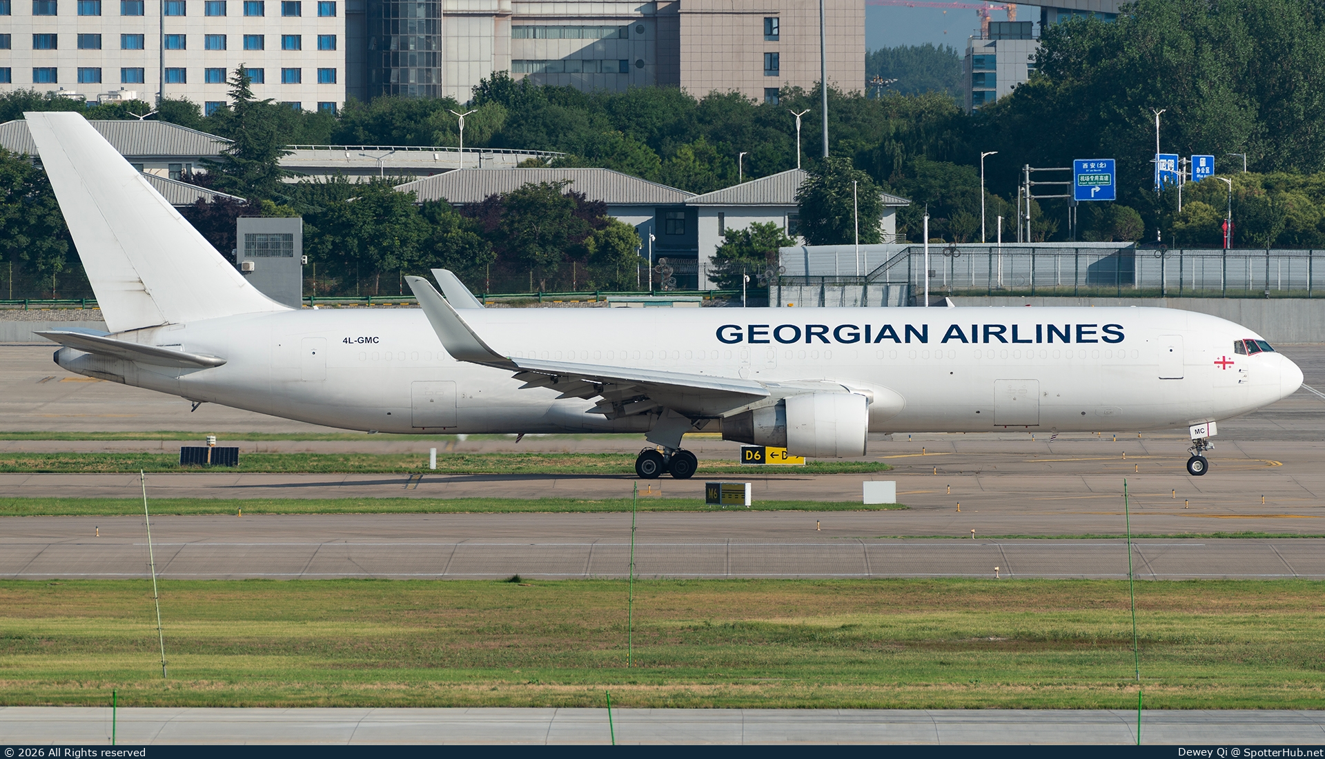 Photo of 4L-GMC - Boeing 767-330(ER)(BDSF) operated by Georgian Airlines