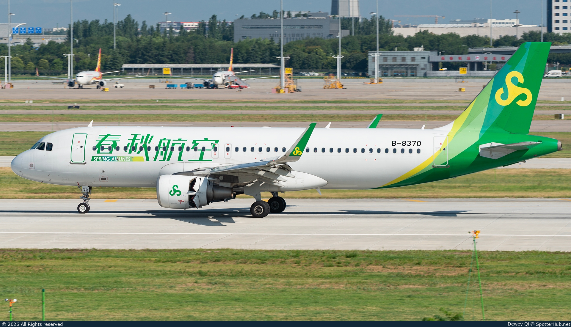 Photo of B-8370 - Airbus A320-214 operated by Spring Airlines