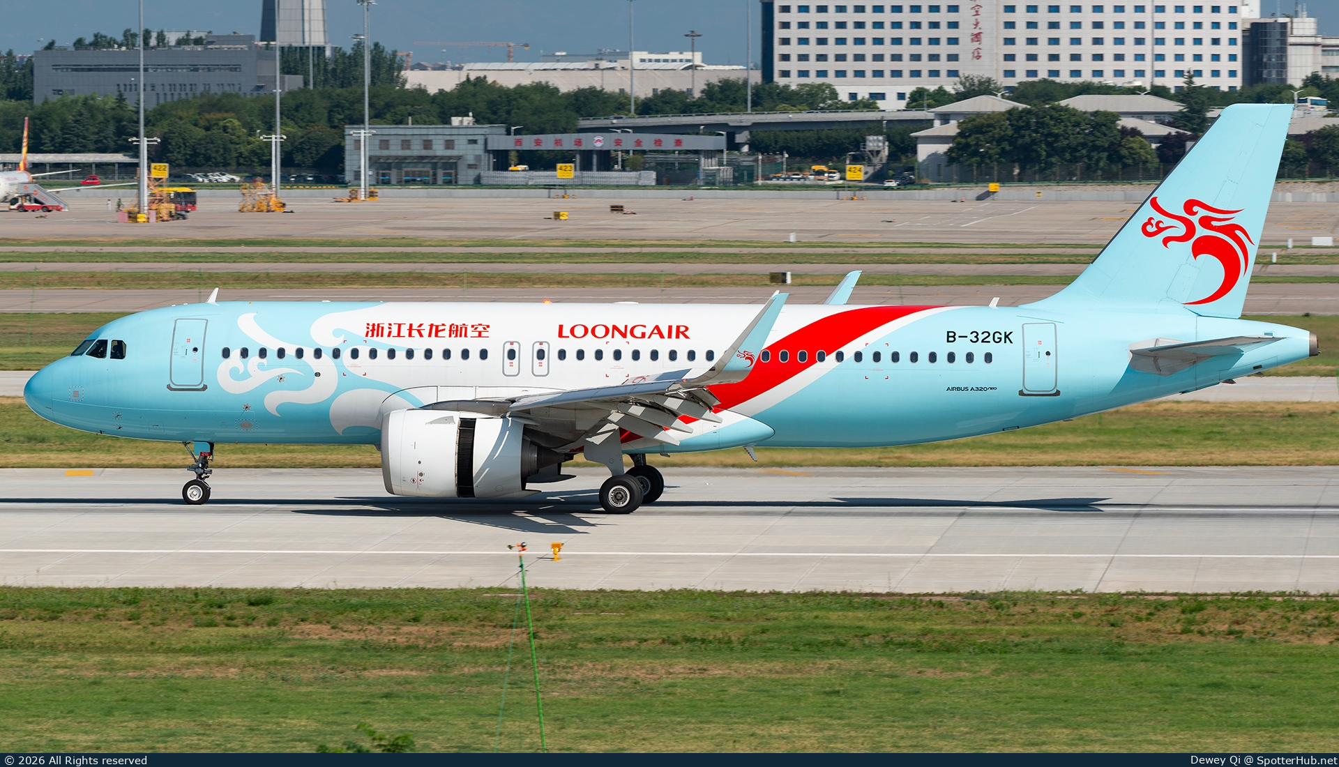 Photo of B-32GK - Airbus A320-251N operated by Loong Air