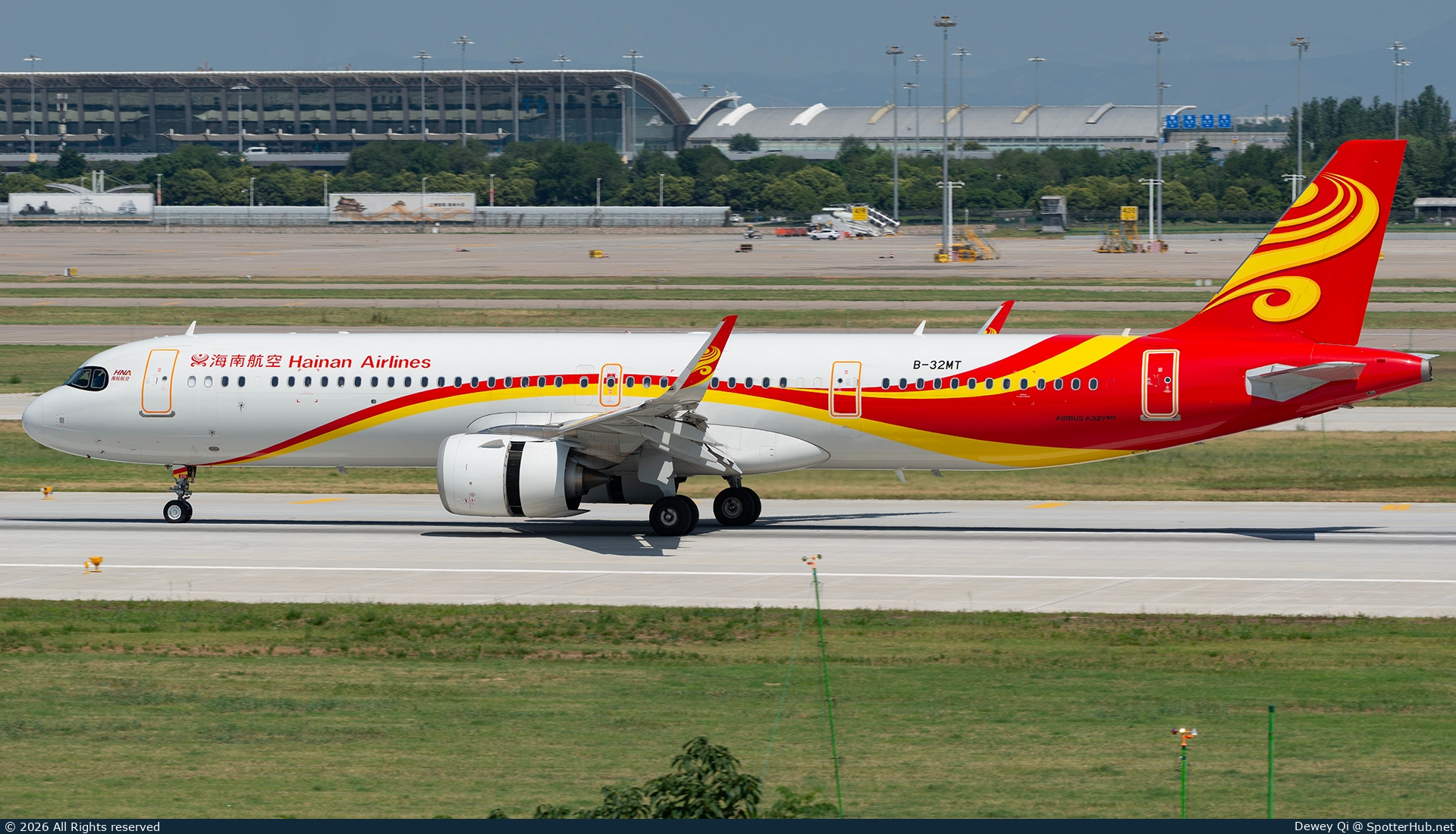 Photo of B-32MT - Airbus A321-251NX operated by Hainan Airlines