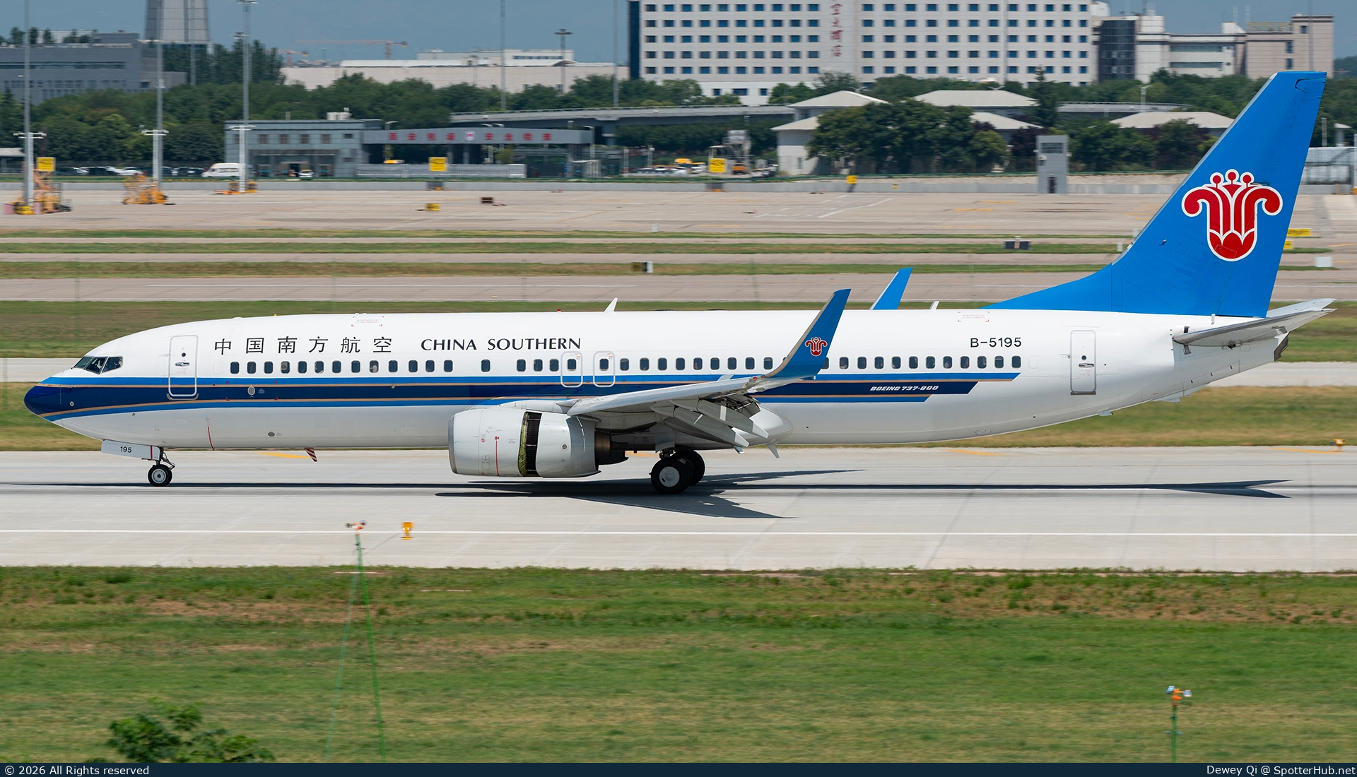 Photo of B-5195 - Boeing 737-81B operated by China Southern Airlines