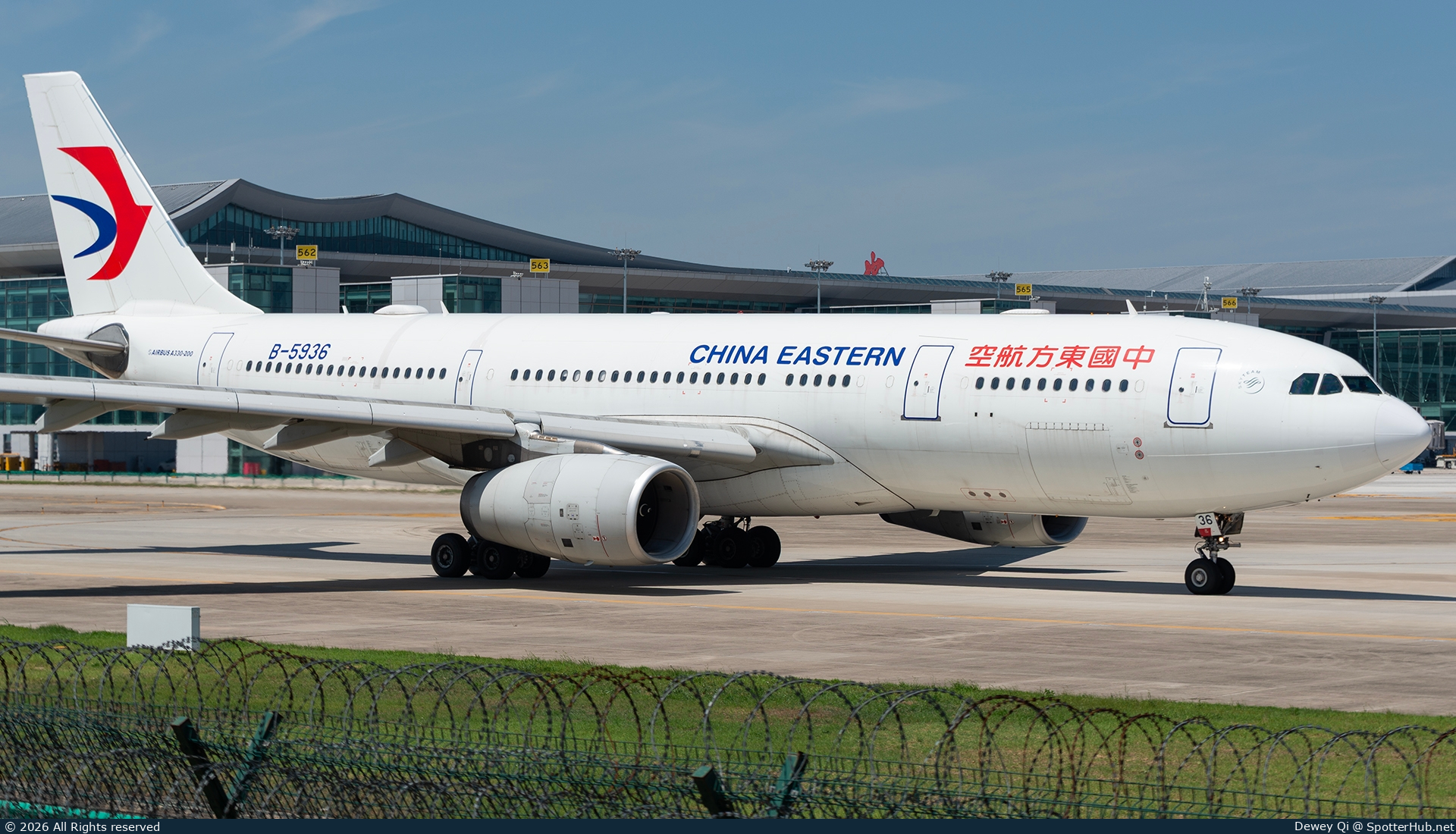 Photo of B-5936 - Airbus A330-243 operated by China Eastern Airlines