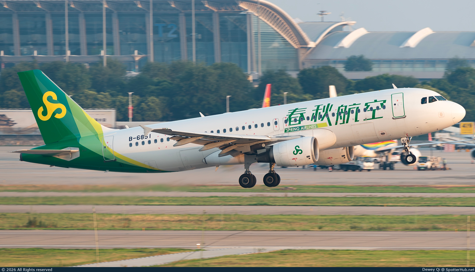Photo of B-6851 - Airbus A320-214 operated by Spring Airlines