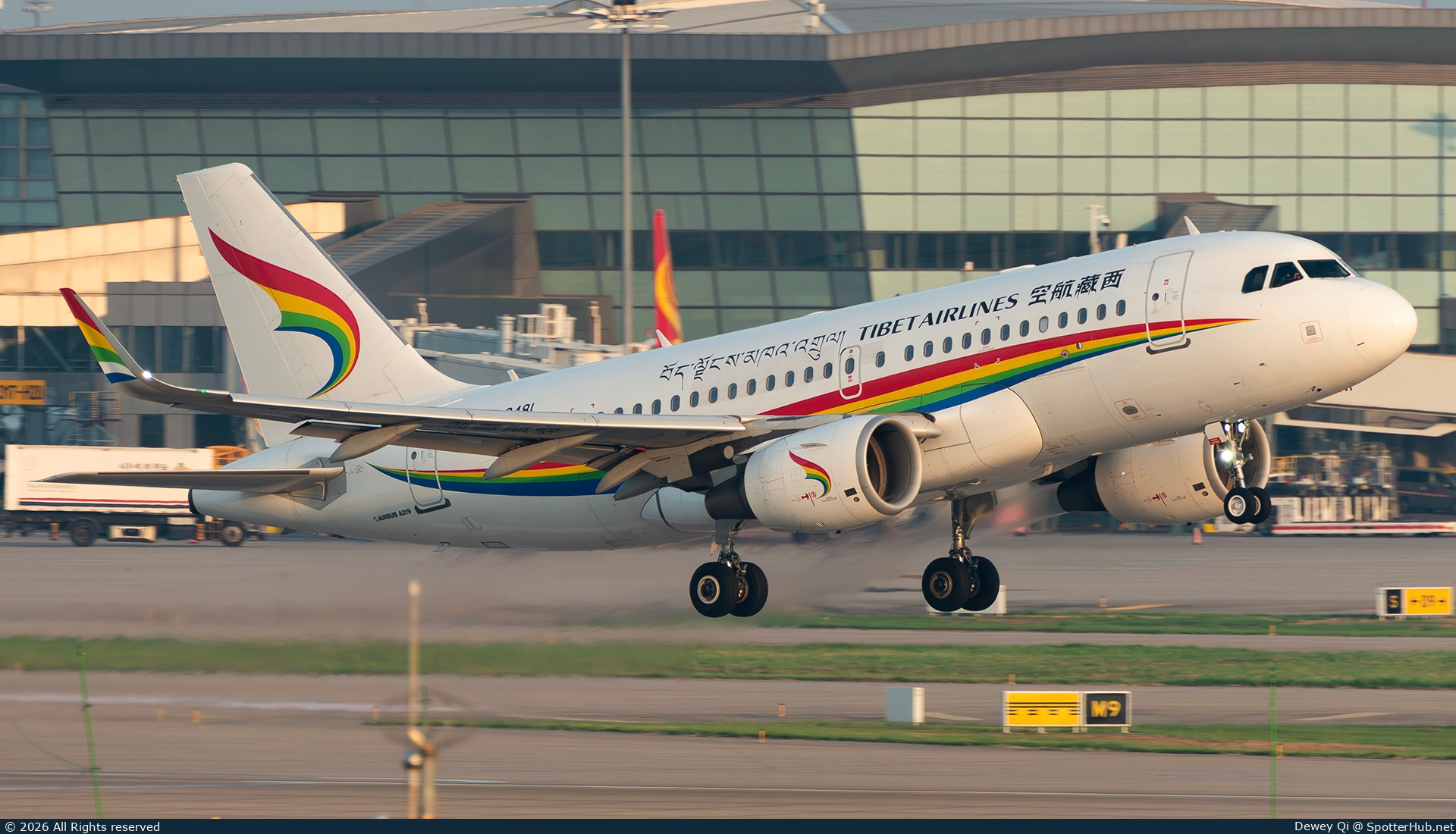 Photo of B-6481 - Airbus A319-115 operated by Tibet Airlines