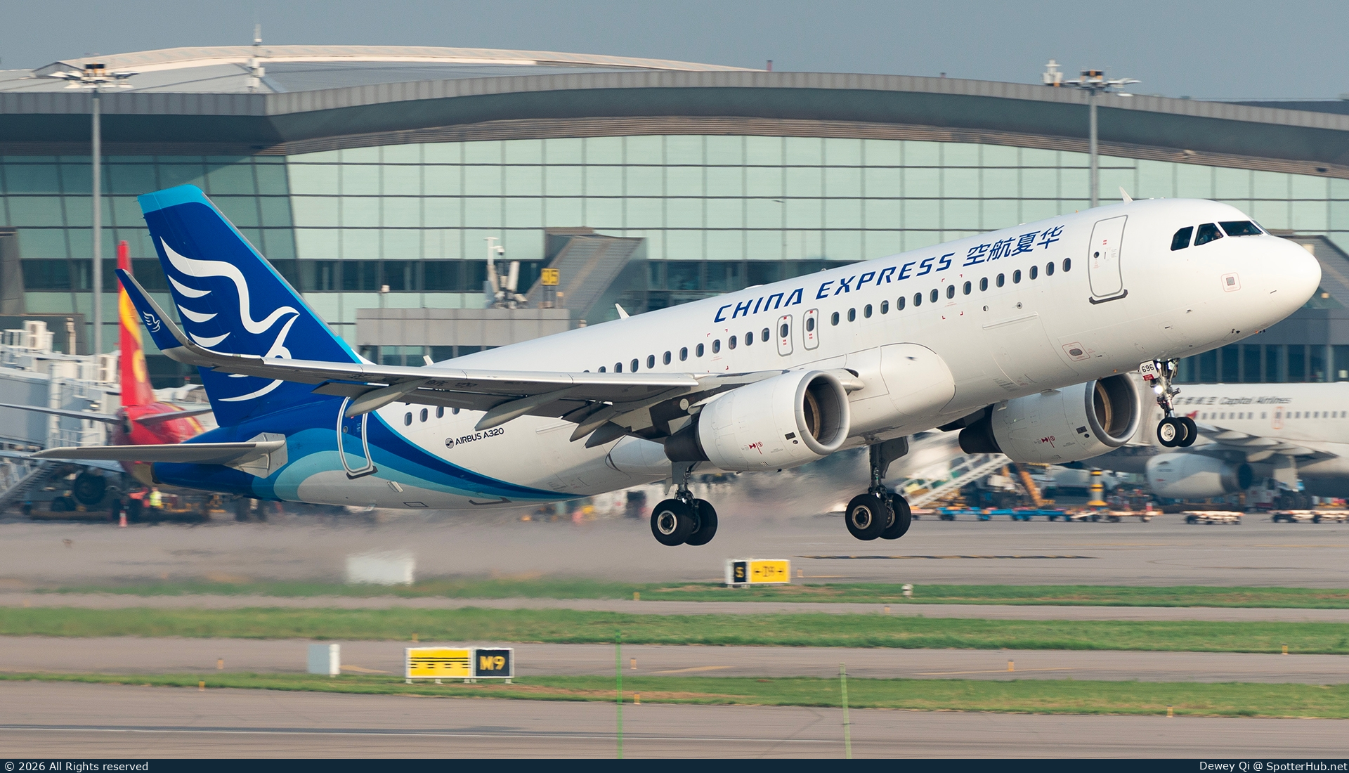 Photo of B-8696 - Airbus A320-214 operated by China Express Airlines