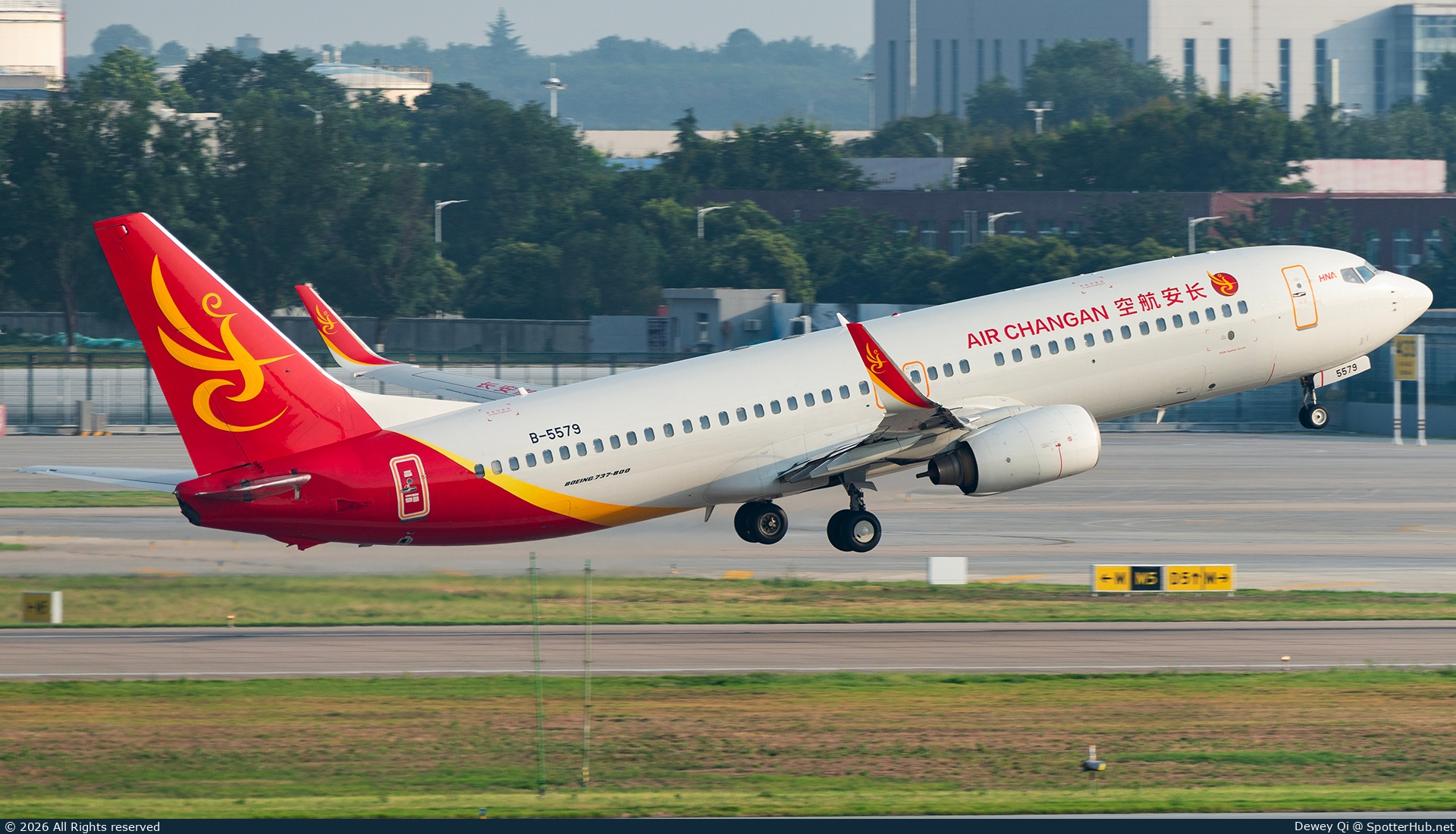 Photo of B-5579 - Boeing 737-84P operated by Hainan Airlines