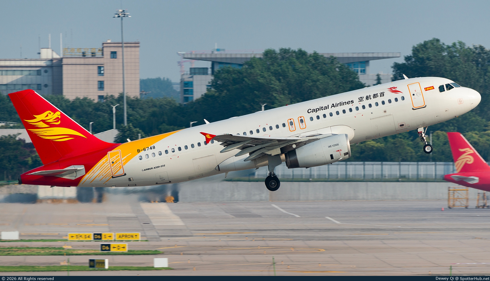 Photo of B-6748 - Airbus A320-232 operated by Capital Airlines